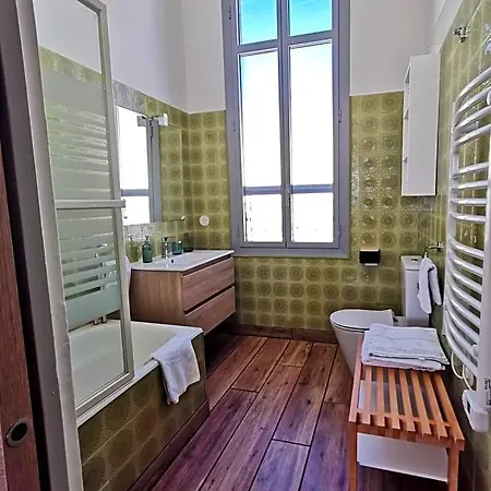 Rougetomette Bed & Breakfast