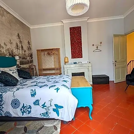 Rougetomette 3* Nîmes